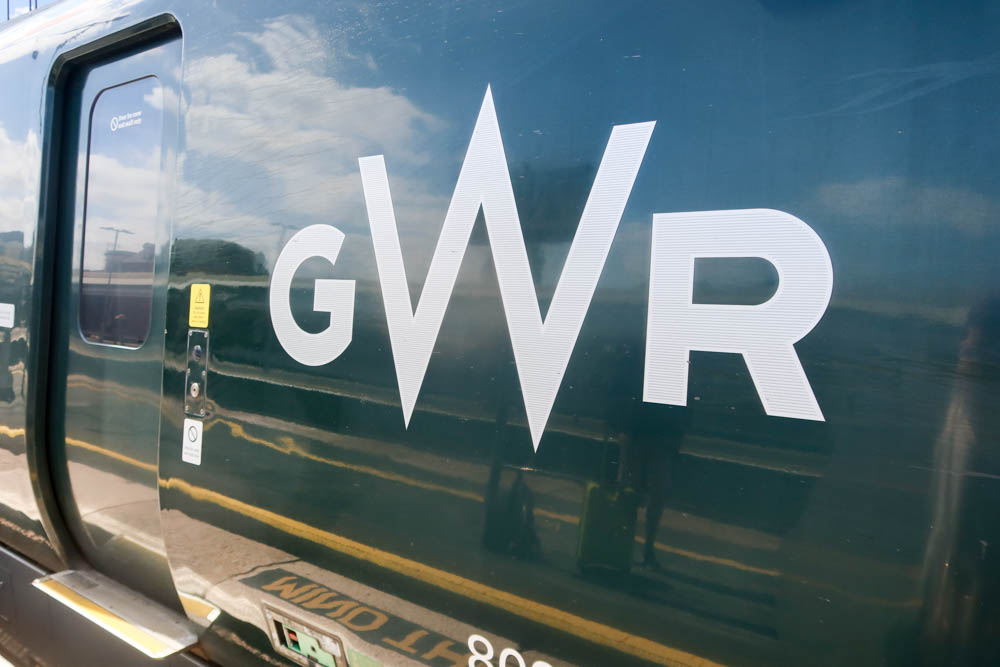 Lettering of GWR on side of train