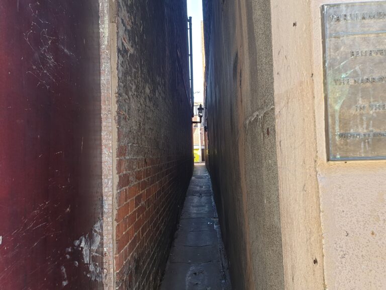 How to visit Parliament Street, Exeter (UK’s narrowest!)