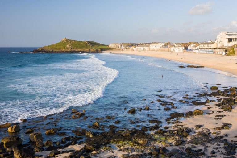 Best Beaches in St Ives: for Surfing, Walking and Relaxing!