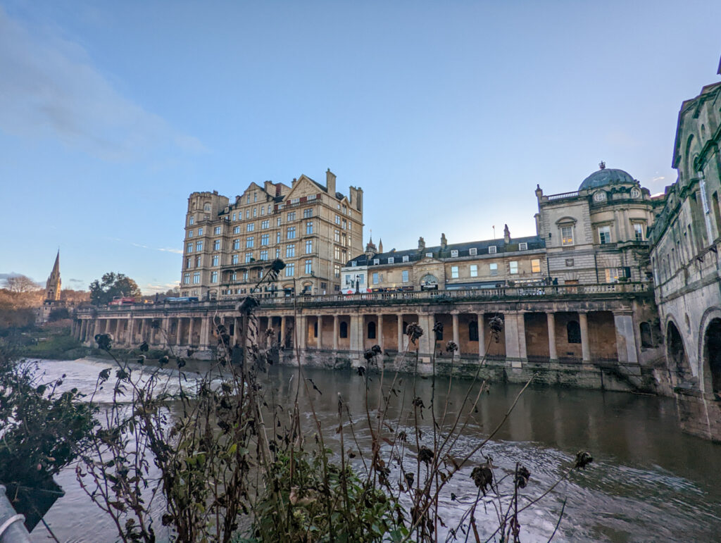 River Avon spanning through the city of Bath